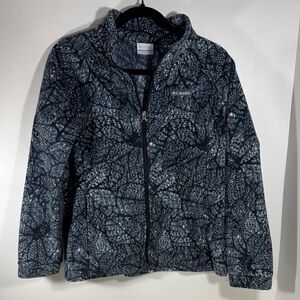 Columbia Kids' Patterned Black and Gray Fleece Jacket. Zippered front.